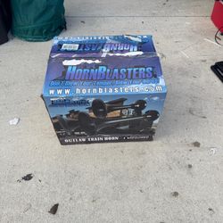 NEW HornBlasters Outlaw Train Horn Kit - Never Installed