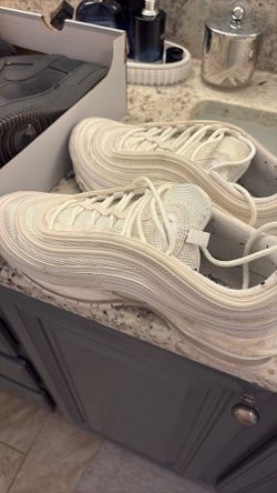 Men’s Shoes Size 11
