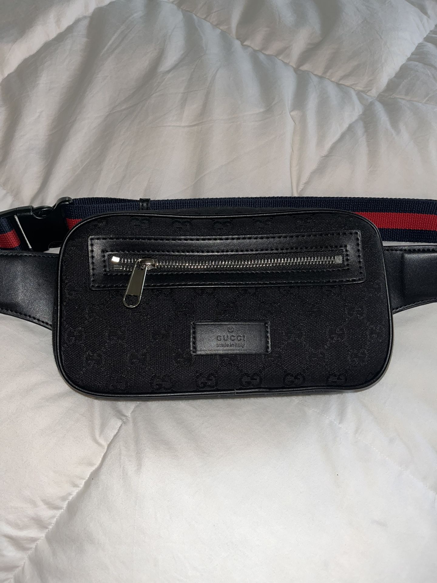 Gucci “Supreme” Belt Bag