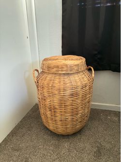 Wicker hamper