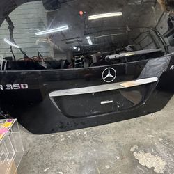 Mercedes R350 Rear Tailgate