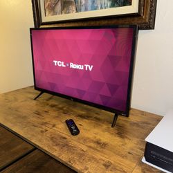 TCL Roku Smart TV – 32” with Remote – Great Condition!