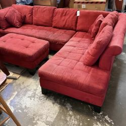 Macys brand sectional With Ottoman 