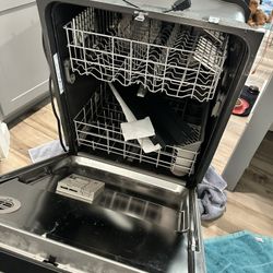 Whirlpool Dishwasher - 1 Year Old 