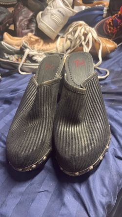 Shoe clog