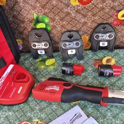 Milwaukee m12 12-volt lithium-Ion Force Logic Cordless Press Tool Kit (3 Jaws Included) with Two 1.5 Ah Batteries Charger And Soft Case  Kit