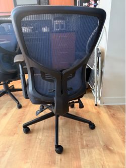 2 office chairs 30 each