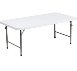Kids tables and chairs