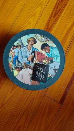 Yoryi Morel Arte De Cafe Fiesta en el Campo Collection 4 Plate Set w/ Music Box