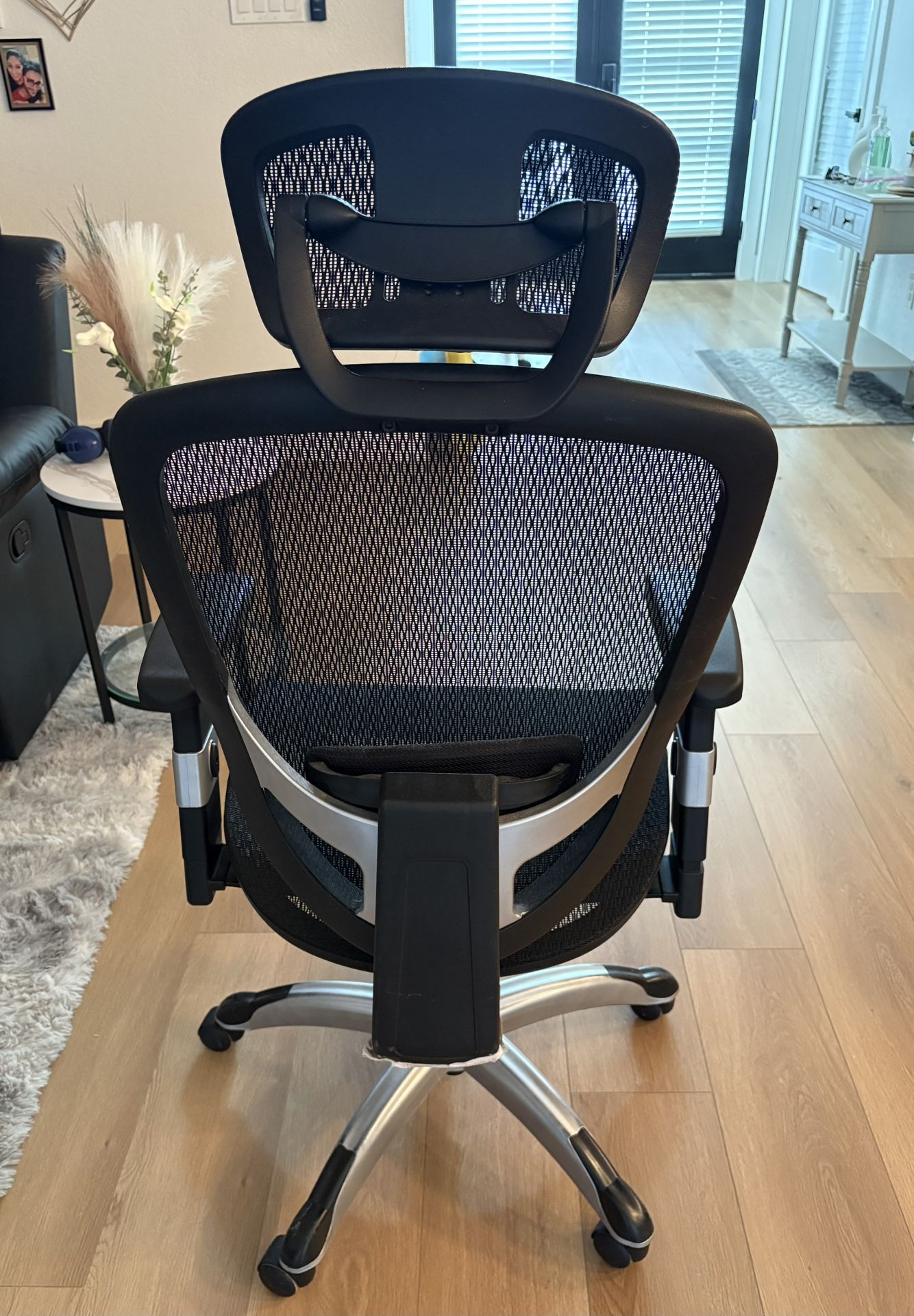 Staples Mesh Desk Chair
