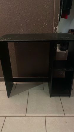 Black wood desktop