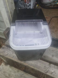 Mini ice maker