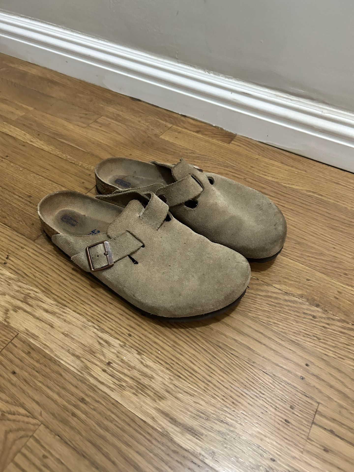 Birkenstocks Size 9 SEND OFFERS