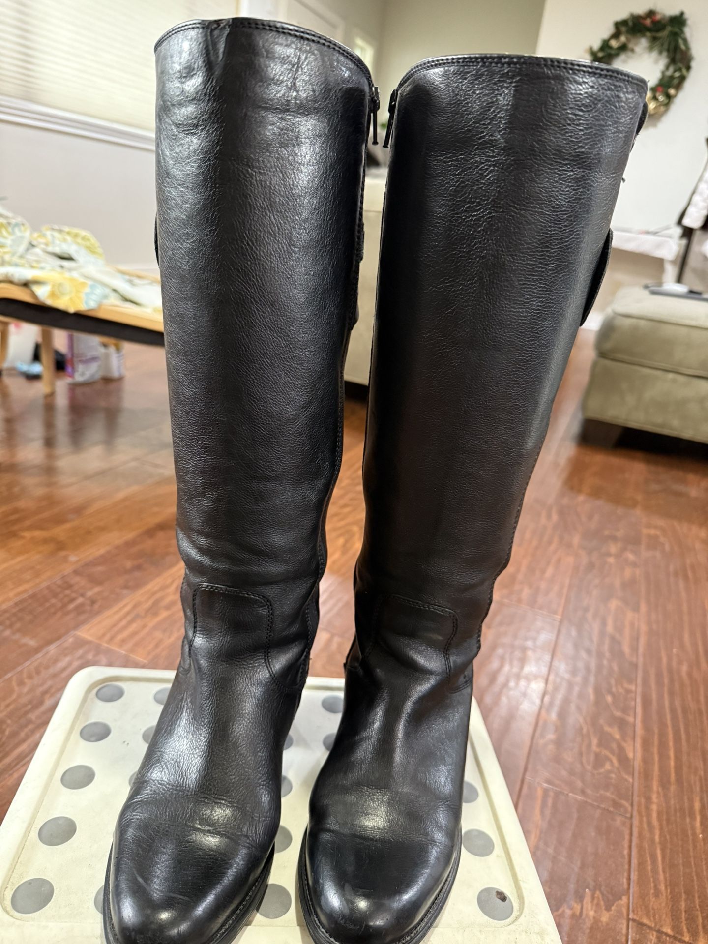 Womens Tall Leather boots, Size 7.5
