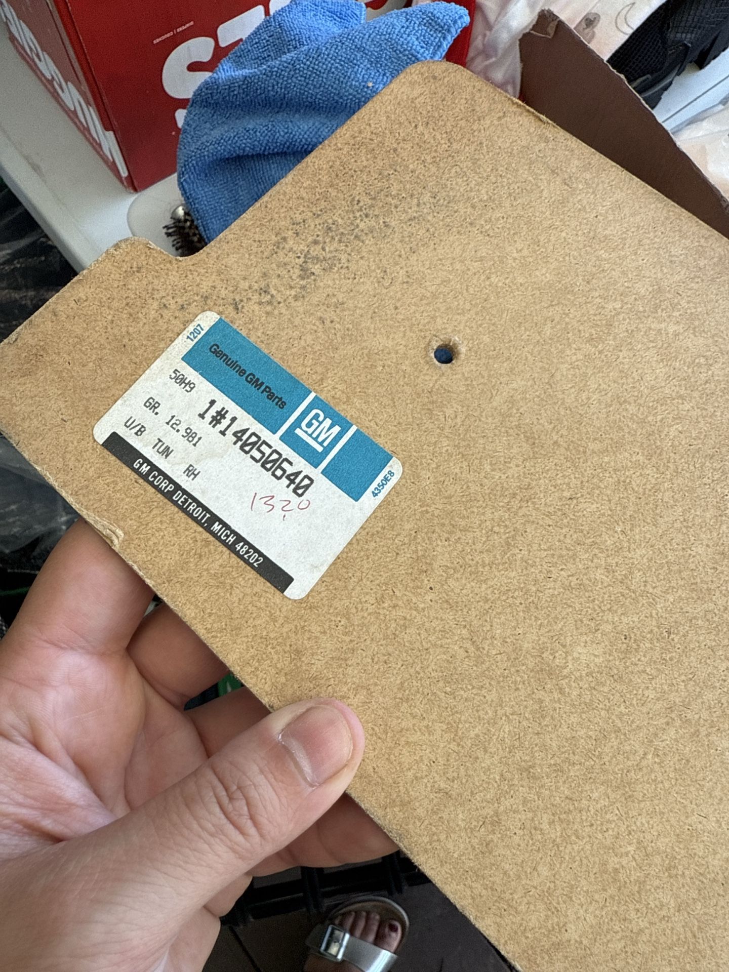 GM OEM Part #1(contact info removed) – RH Tunnel / Console Trim Panel (NOS)