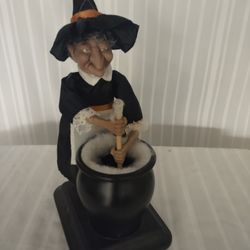 A Gimmey Automated Halloween 🎃 Spinning Pot Witch