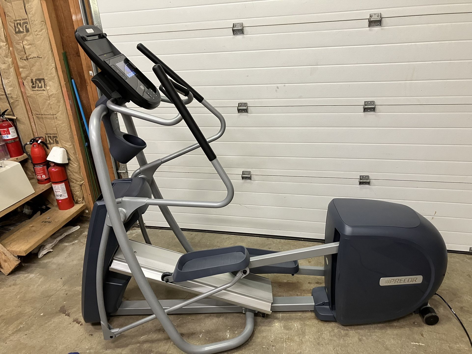 HUGE DEAL on a Precor "EFX 425" Elliptical Cross Trainer! LIKE NEW!