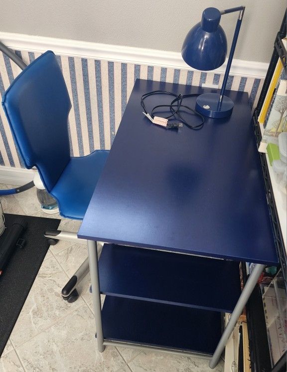 Blue Youth Desk and Chair With Desk Lamp