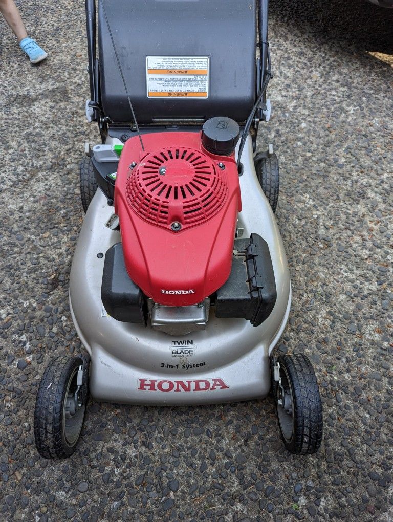 Honda Lawnmower Self Propelled!