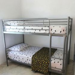 Bunk Beds- Twin & Twin- Metal Frame 