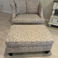 Stylish Love Seat With ottoman 