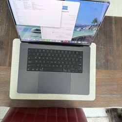  16”  Inch Macbook Pro With M4 Max