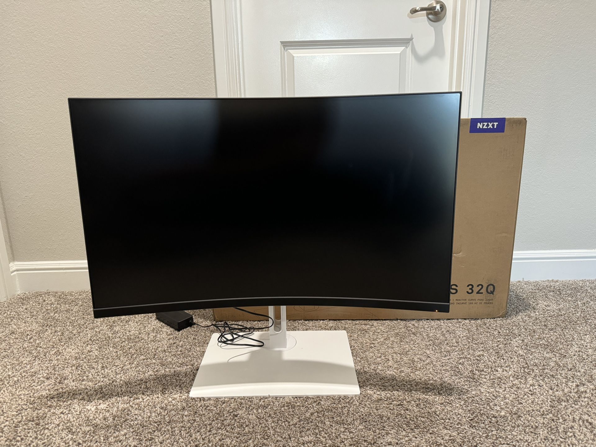 NZXT Canvas 32Q Curved Monitor