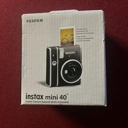 Fujifilm Instead Mini 40 Portable Camera 