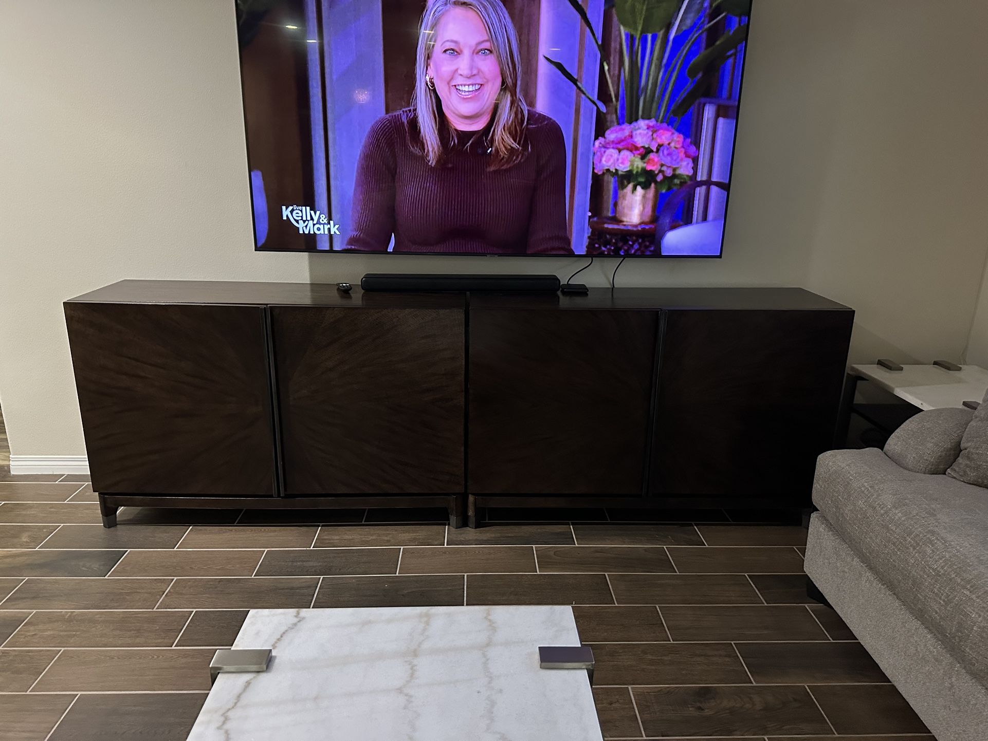 2 Cabinet/wine Cabinet Or Tv Stand 