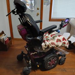 Power Wheele Chair Beautiful Heavy Duty Runs Like A Truck Dose 7 Miles House Go's For 12 Miles Or More On One Charde I Got A New One But This One Is G