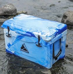 MADOG Small Portable Cooler, Light and Rigid, Outdoor Beach Cooler for Ice Retention for 5 to 7 Days, Compact LLDPE Coolers for Camping, Drinking and