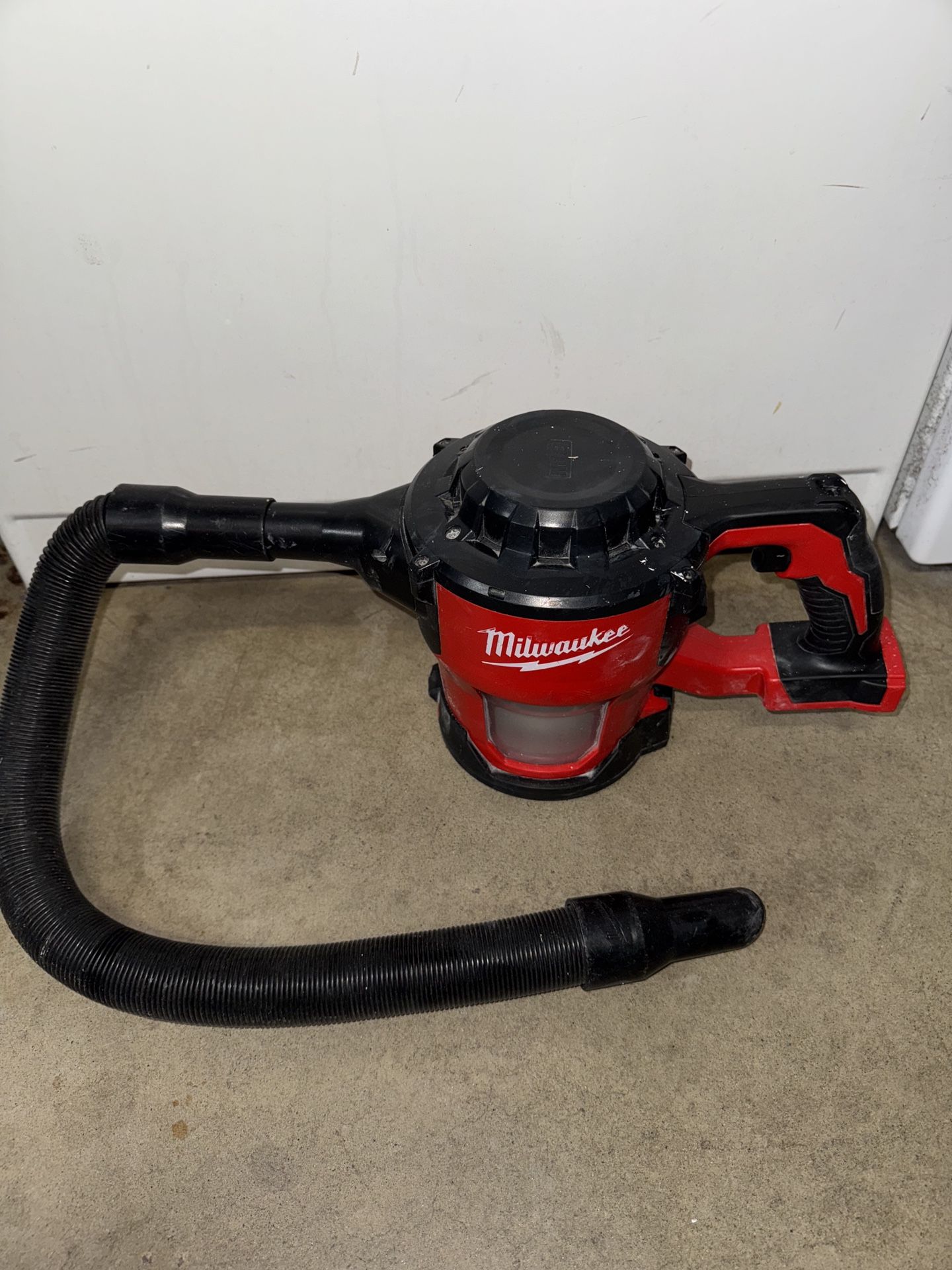 Milwaukee 18V Portable Vacuum 