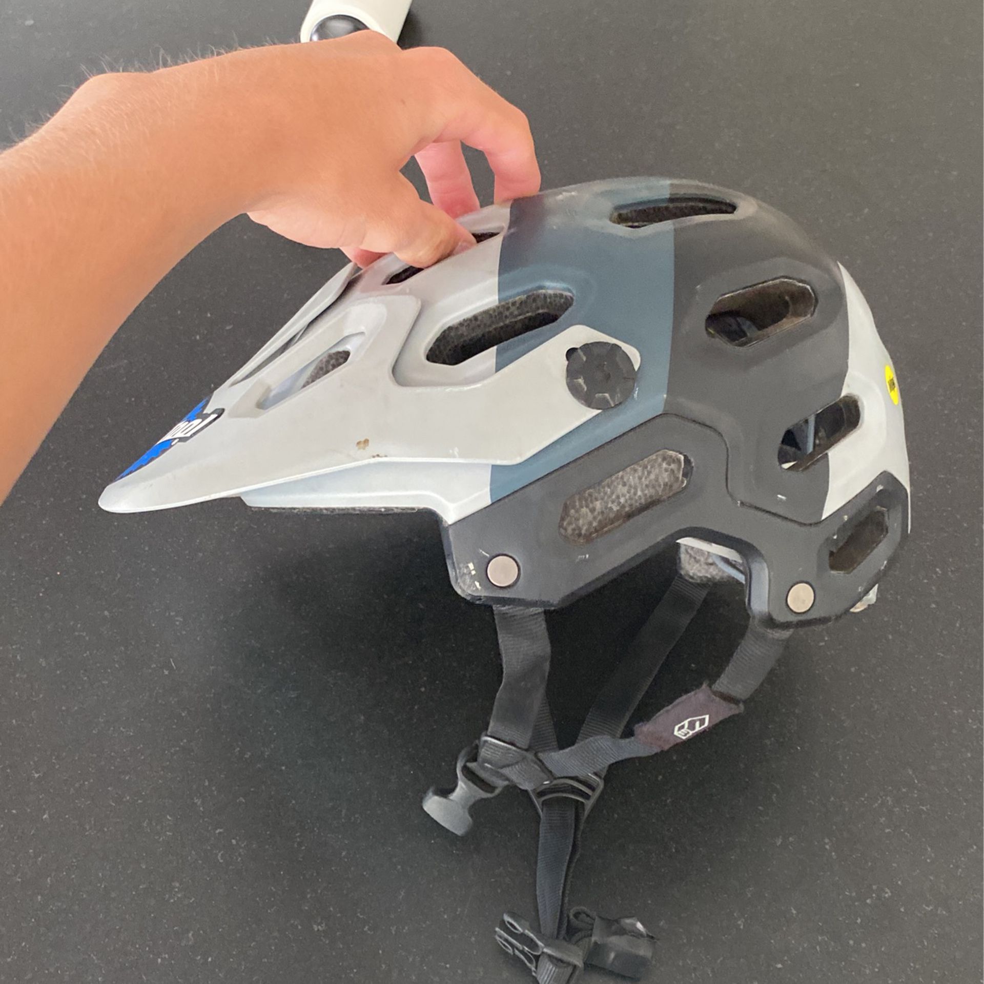 BELL Super 3R MIPS Adult Mountain Bike Helmet