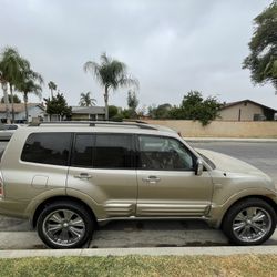 2001 Mitsubishi Montero