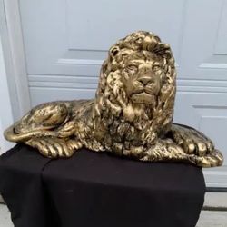 The Laying  Lion Statue
