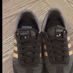 Adidas size 4 youth 10 pick up at timber dr garner