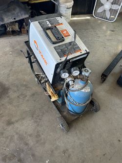 Hobart MiG Welder/bottle/cart 115v