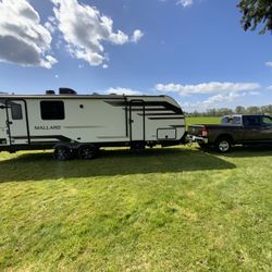 2022 Heartland Mallard Travel Trailer.  New Condition. 