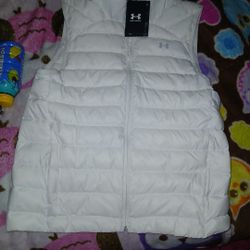 Women's Medium Under Amour Puffer Vest