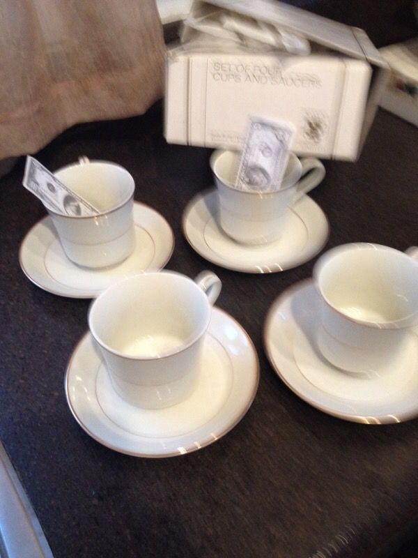 Vintage set of 4 cups & saucers Royal Limited Golden Ivory