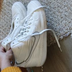 $40 (AVAILABLE)Nikes
