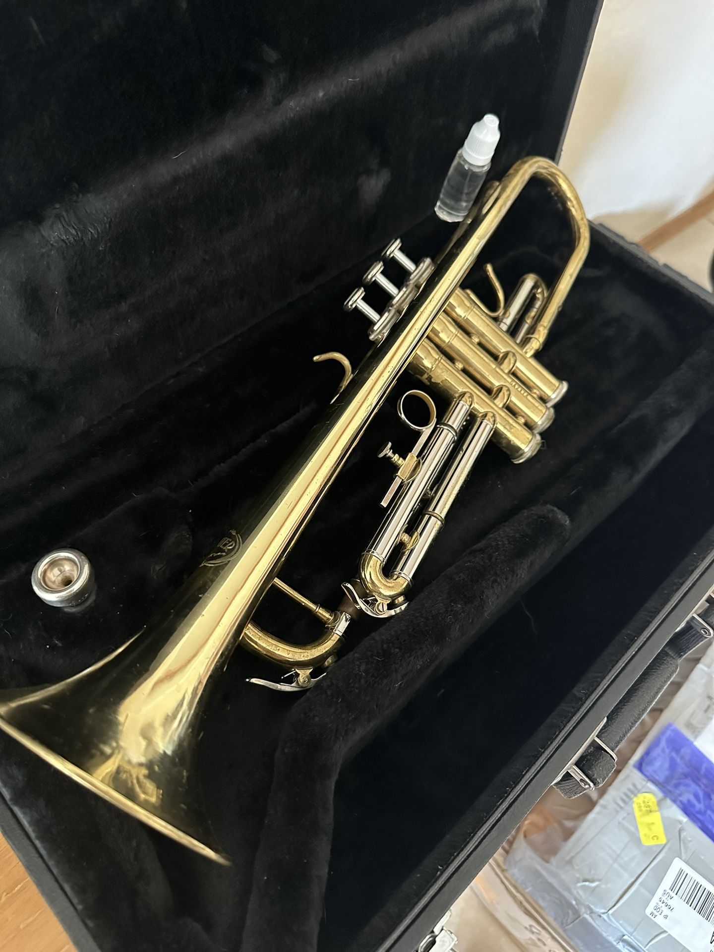 Jupiter Trumpet JTR-600N with Valve Oil, Case, Mouthpiece $300 Firm