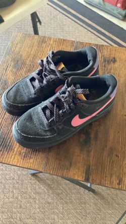Nikes 6y