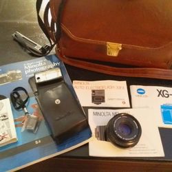 Minolta XG-M 35mm. MDROKKOR-X4mm1:2 Lens. MD Tele ROKKOR-X 135mm1:3.5 Lens. Auto Electroflash 30FX. Manuals. Minolta Photography Course Carrying Bag. 