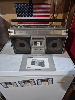 Stereo boom box