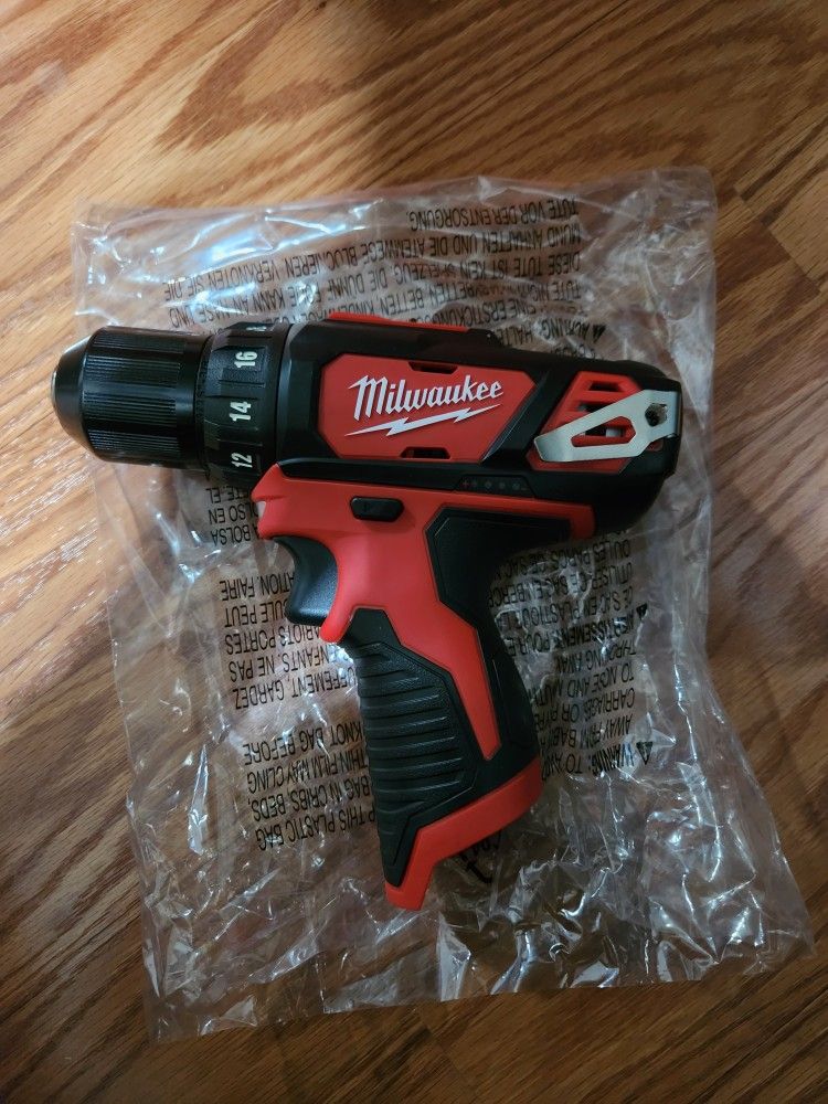 Milwaukee M12 Drill