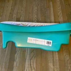 The First Years Bathing Tub For Infants And Toddlers