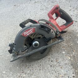 Milwuakee Fuel 7 1/4 Circular Saw (tool Only) 