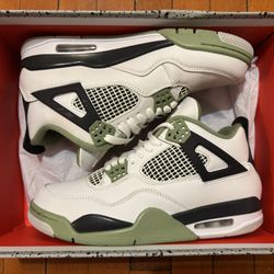 Air Jordan 4 Seafoam size 8 Men’s / 9.5 Women’s 