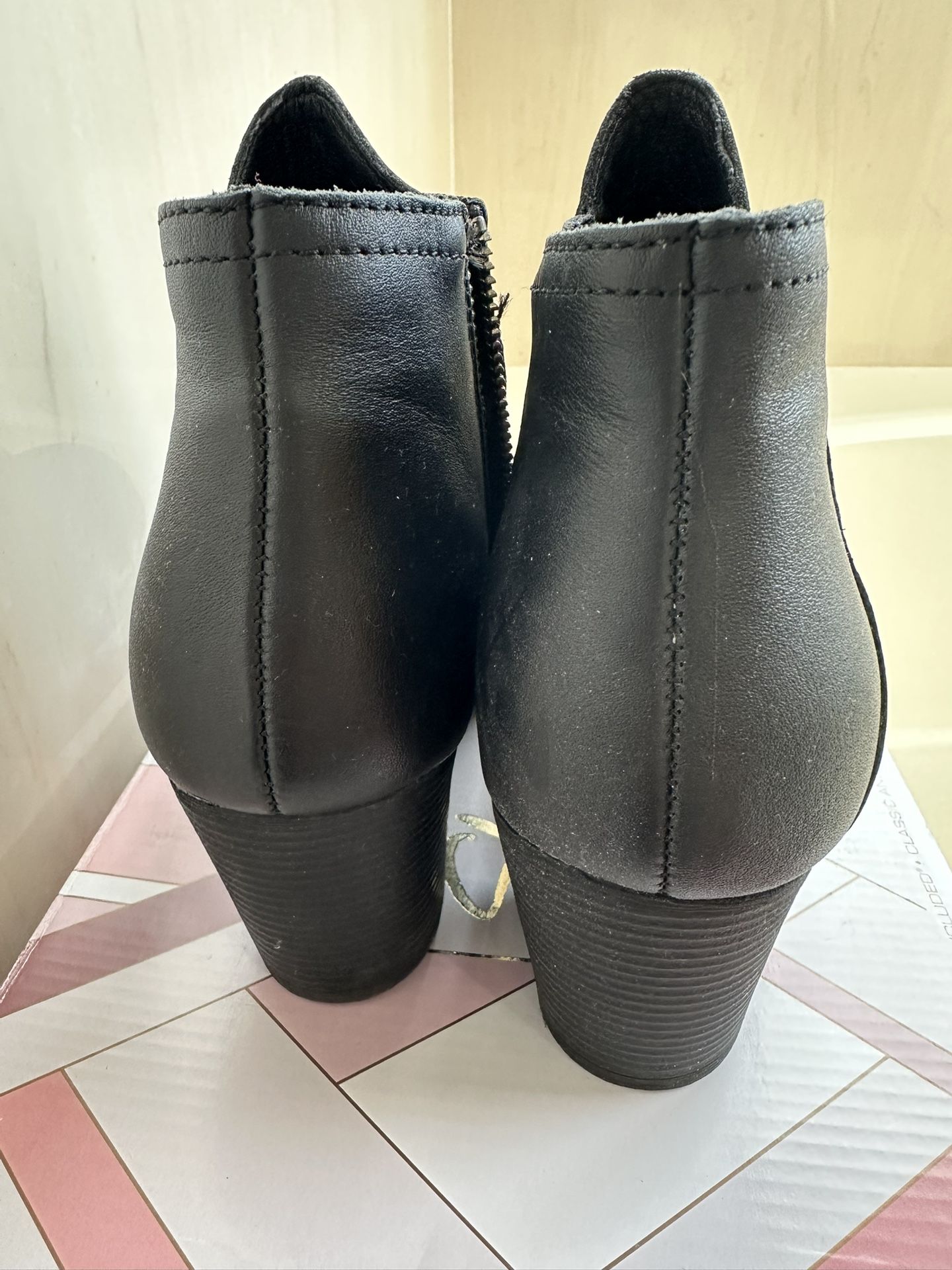 Skechers Women's Taxi Western Date Ankle Boot